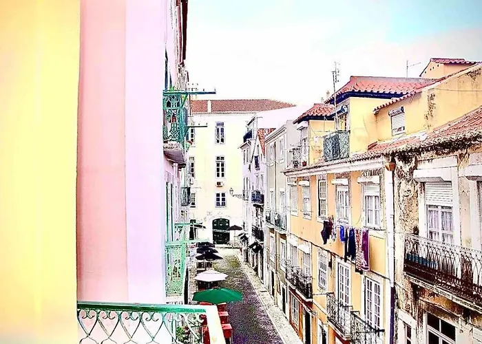 Charming Flat In Chiado-Lisbon