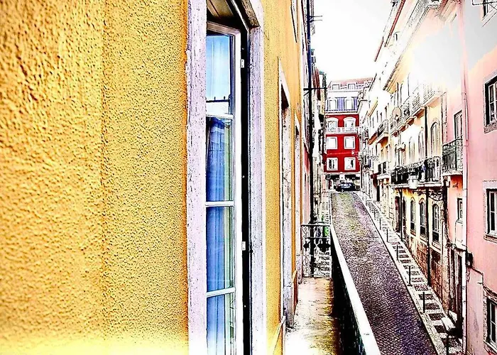 Charming Flat In Chiado-Lisbon